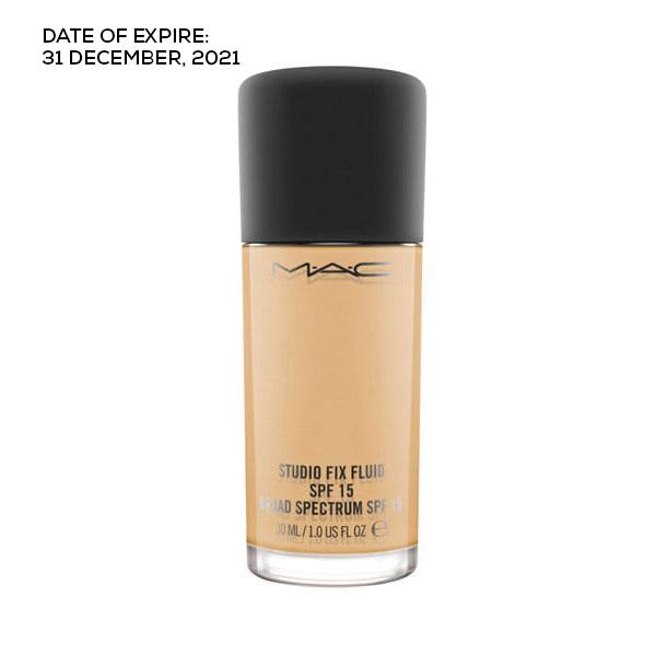M.A.C Studio Fix Fluid SPF 15 Foundation- NC 30 30.0 ml (Expire Date : 12/31/2021)