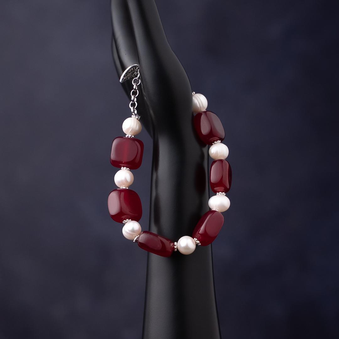 Crimson Elegance Bracelet – Shajgoj