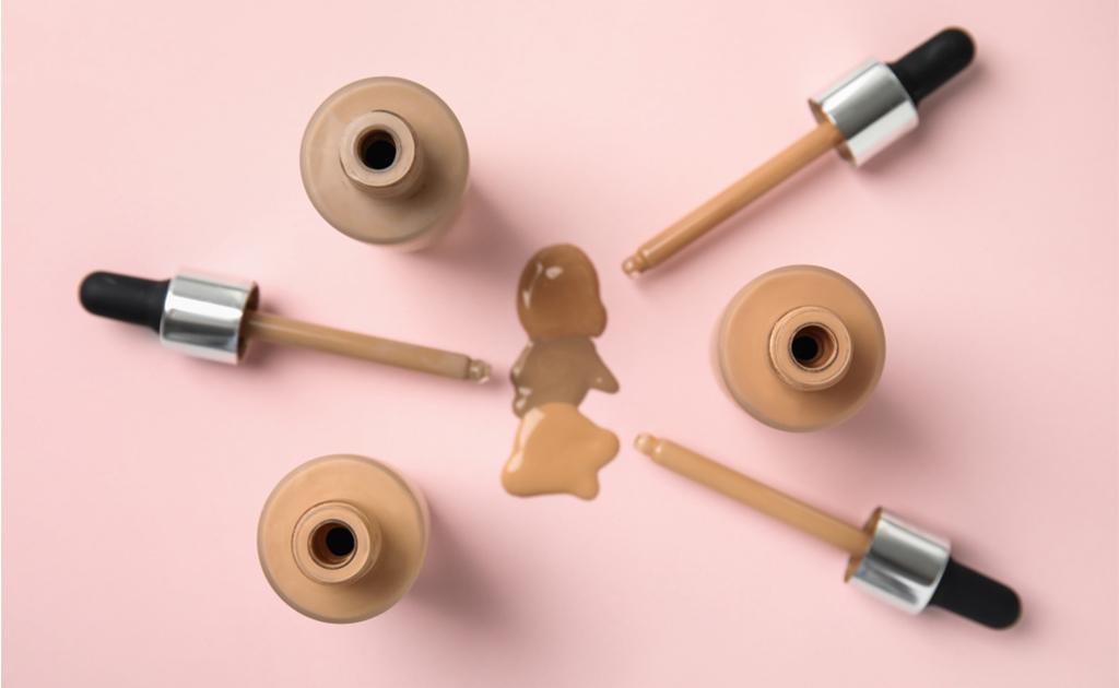 তৈলাক্ত ত্বকের মেকআপ ঠিক রাখতে ৫টি ফাউন্ডেশন!