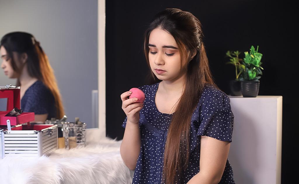 মেকআপের অ্যাসেনশিয়াল টুলস ক্লিন করার সঠিক ও সহজ উপায়!