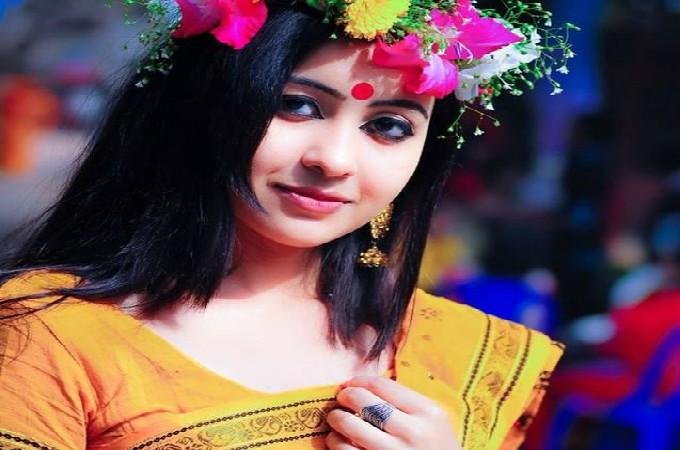 দরজায় কড়া নাড়ছে পহেলা ফাল্গুন! শাড়ি নিয়ে যত কল্পনা