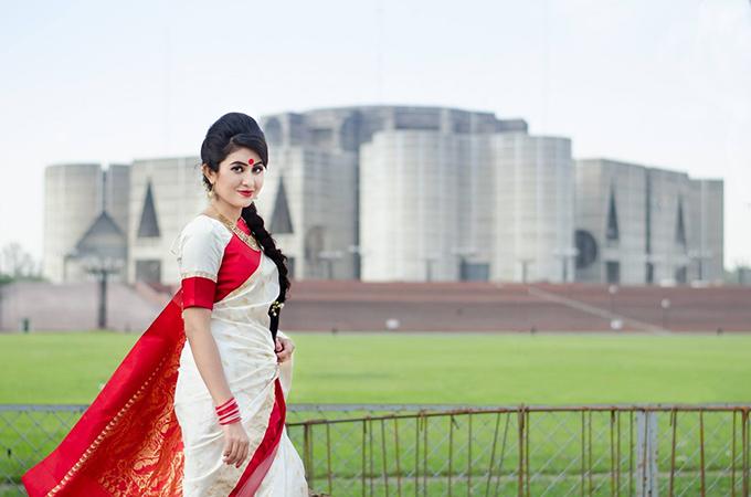 শাড়ির ঢঙে রঙিন বর্ষবরণ!