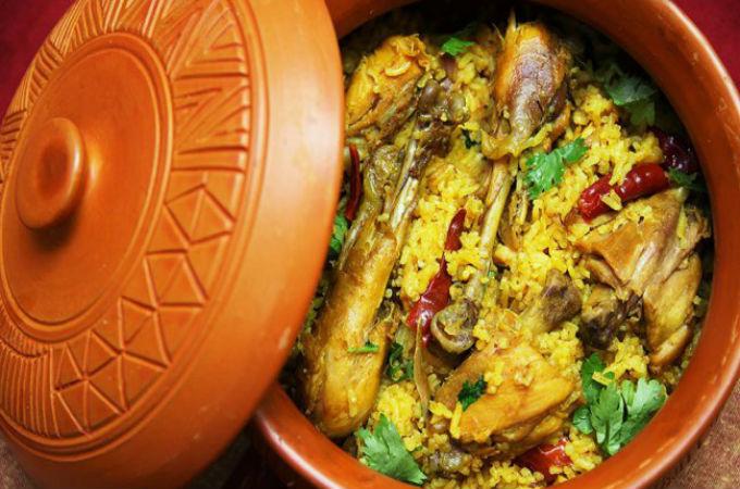 ডাল ছাড়াই তৈরি করুন মজাদার চিকেন খিচুড়ি!