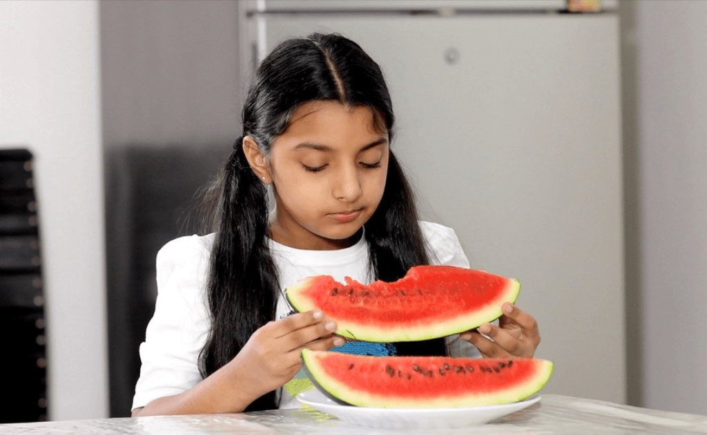 গ্রীষ্মের প্রচন্ড গরমে শিশুর যত্ন ও খাদ্যতালিকা কেমন হওয়া উচিত ?