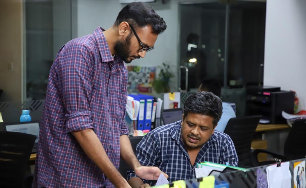নাইট শিফটে ডিউটি? মেন্টালি ও ফিজিক্যালি ফিট থাকুন ৬টি উপায়ে!
