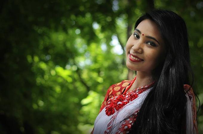 ইচ্ছে মতন নিজেই করুন টিপ নকশা