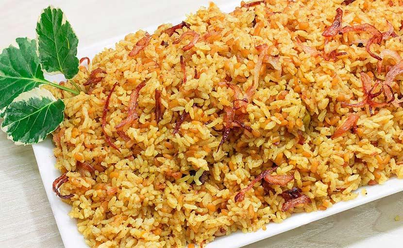 পাঁচফোঁড়নে মুগডালের খিচুড়ি