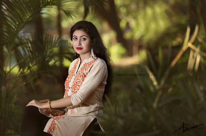 পোশাকের সাথে সাজসজ্জায় রঙের মেলবন্ধন