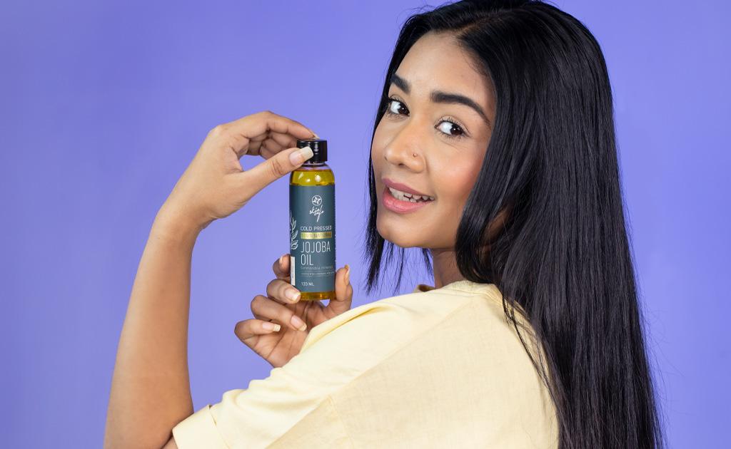 কোল্ড প্রেসড জোজোবা অয়েল দিয়ে একইসাথে ত্বক ও চুলের যত্ন