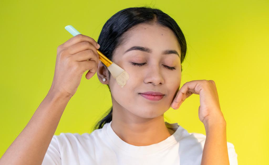 সামারে অয়েলি স্কিনের যত্নে প্রাকৃতিক উপাদানের ৫টি ফেইস মাস্ক