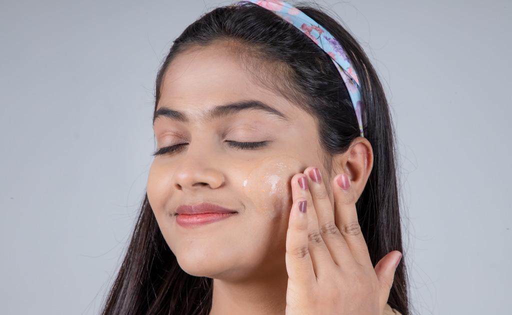 বয়স বাড়লেও ত্বকের তারুণ্য ধরে রাখুন সহজ ৪টি উপায়ে!