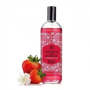 The Body Shop Japanese Cherry Blossom Strawberry Kiss Fragrance Mist-7805