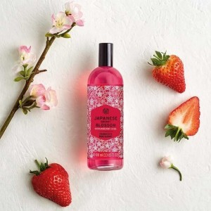 The Body Shop Japanese Cherry Blossom Strawberry Kiss Fragrance Mist-7806
